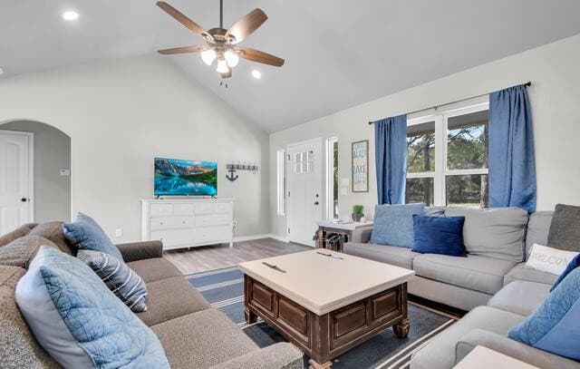 rental at 2537  Grandview Frst in Canyon Lake, TX — photo 5