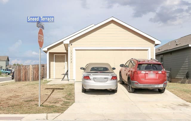 rental at 13502  Sneed Ter in San Antonio, TX — photo 2