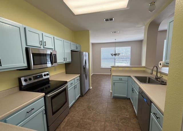 rental at 3711  Florence Grv in Schertz, TX — photo 2