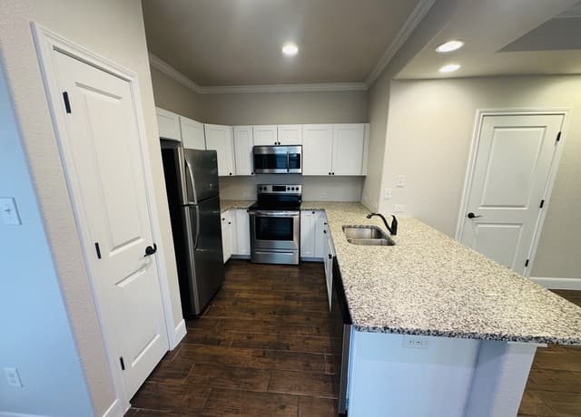 rental at 6310  Melanzane Ave Unit 1 in San Antonio, TX — photo 5
