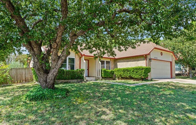 rental at 2701  Hillview Ln in Schertz, TX — photo 3