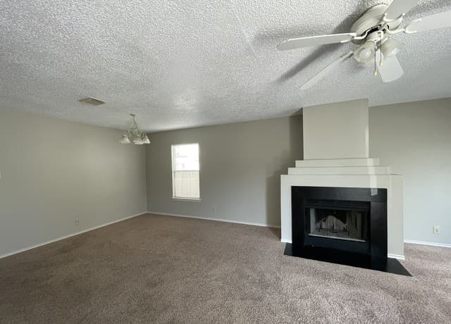 rental at 4923  Kenton Lk in San Antonio, TX — photo 1
