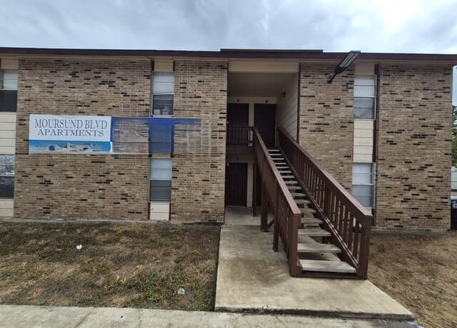 rental at 300  Moursund Blvd. Unit 7 in San Antonio, TX — photo 1