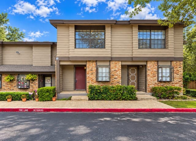 rental at 11815  Vance Jackson Rd Unit 1605 in San Antonio, TX — photo 1