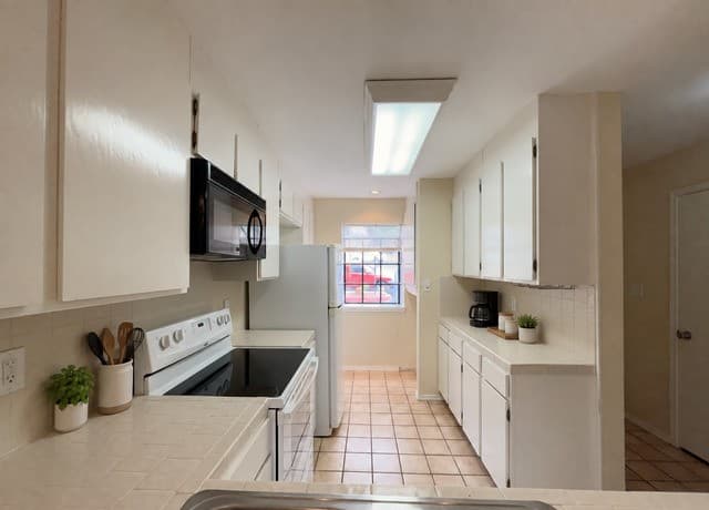 rental at 11815  Vance Jackson Rd Unit 1605 in San Antonio, TX — photo 5