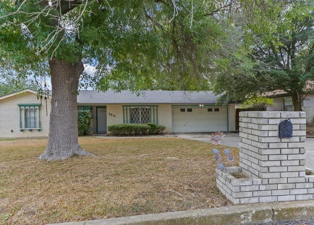 rental at 5810  Brenda Ln in San Antonio, TX — photo 3