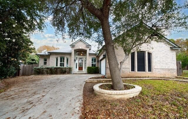 rental at 213  Doral Ct in Cibolo, TX — photo 2