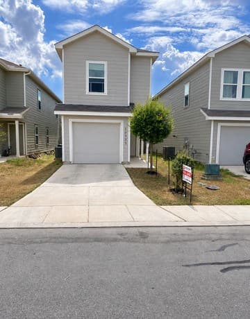 rental at 10929  Presa Way in San Antonio, TX — photo 1