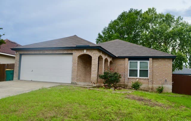 rental at 7934  Donshire Dr in Converse, TX — photo 2