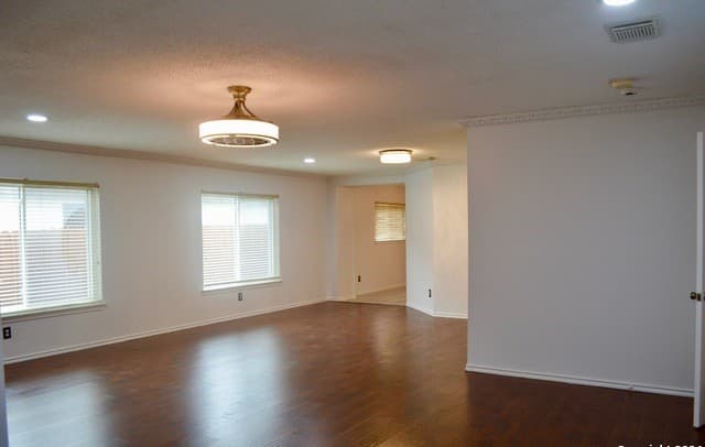 rental at 7934  Donshire Dr in Converse, TX — photo 4