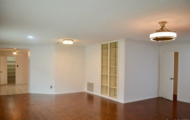 rental at 7934  Donshire Dr in Converse, TX — photo 5