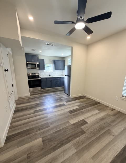 rental at 108  Beatrice Ave Unit 201 in San Antonio, TX — photo 1
