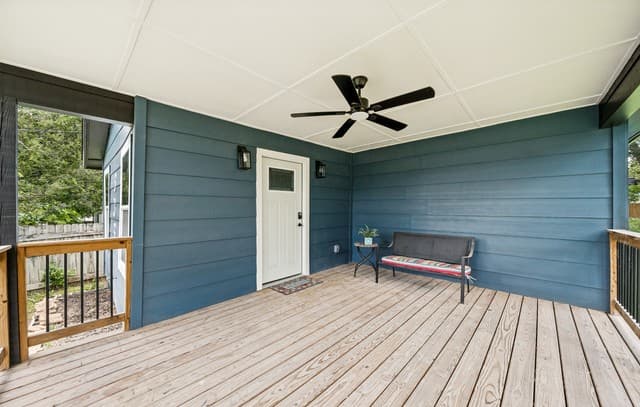 rental at 333 S Mesquite Ave in New Braunfels, TX — photo 3