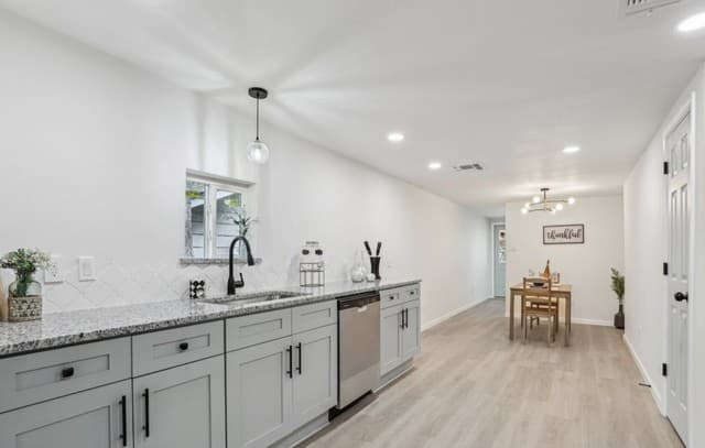 rental at 333 S Mesquite Ave in New Braunfels, TX — photo 4