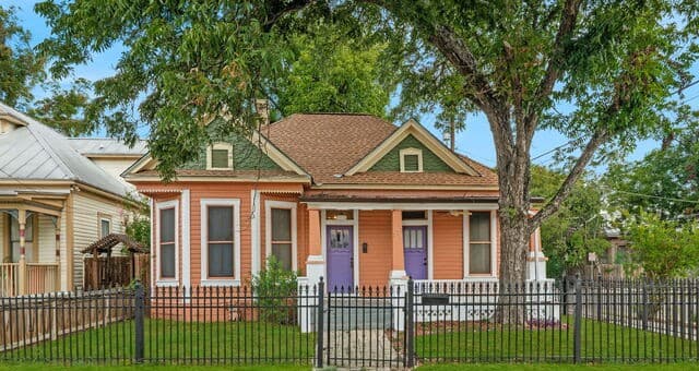rental at 121  Daniel St in San Antonio, TX — photo 1