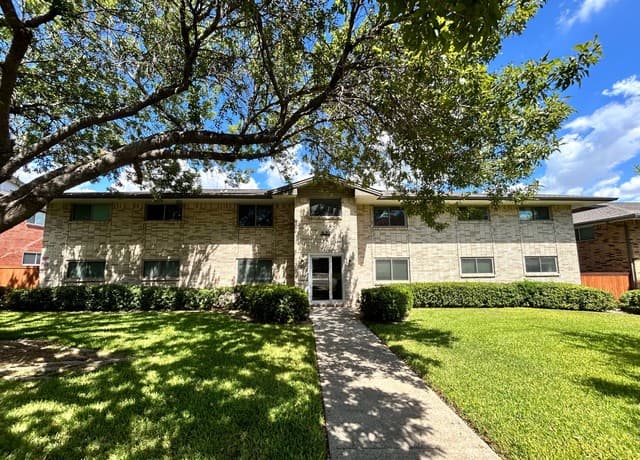 rental at 223 W Silver Sands Dr Unit 8 in San Antonio, TX — photo 1