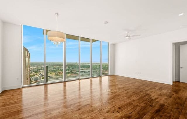 rental at 610 E Market Unit 3110 in San Antonio, TX — photo 2