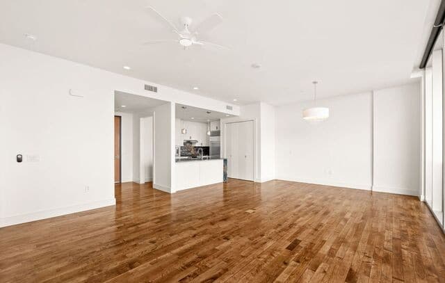 rental at 610 E Market Unit 3110 in San Antonio, TX — photo 3