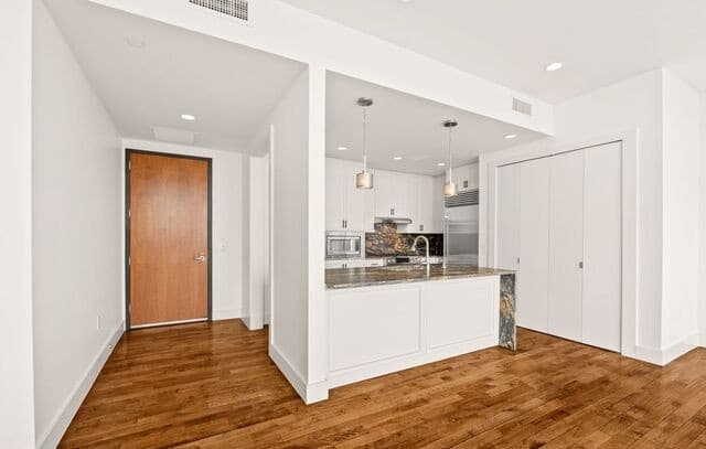 rental at 610 E Market Unit 3110 in San Antonio, TX — photo 5