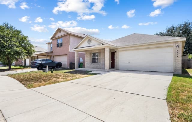 rental at 5814  Armstrong Wells in San Antonio, TX — photo 2