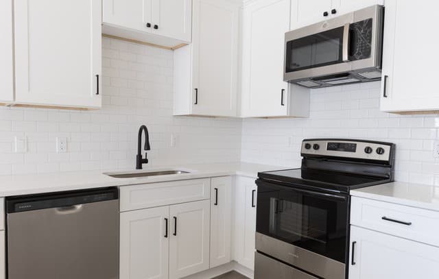rental at 535  Austin St in Pleasanton, TX — photo 4