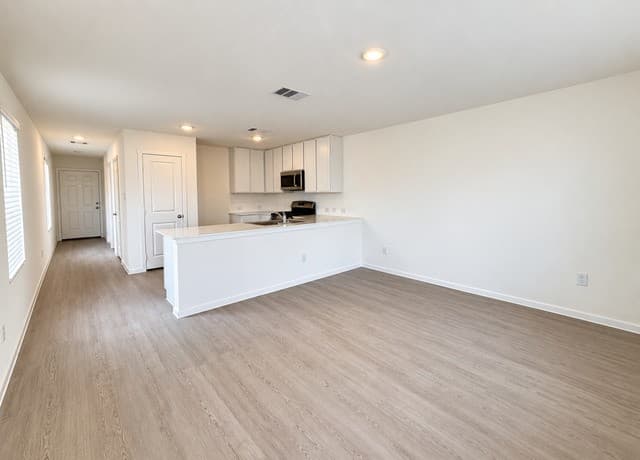 rental at 6609  Dali Bnd in San Antonio, TX — photo 4