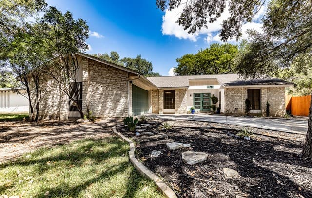 rental at 13022  El Marro St in San Antonio, TX — photo 3