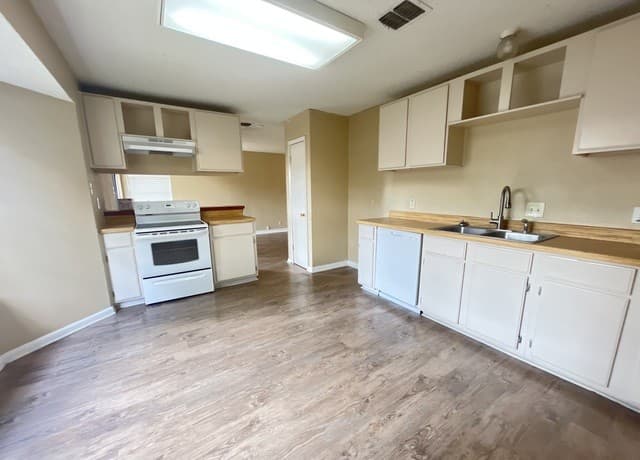 rental at 5710  Coldsprings Dr in San Antonio, TX — photo 5