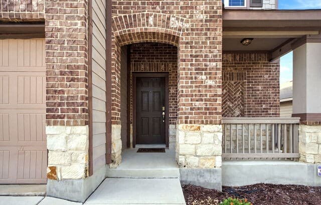 rental at 9814  Marbach Bnd in San Antonio, TX — photo 4