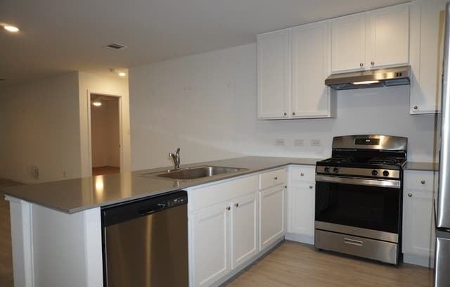rental at 12903  Lake Fryer in St Hedwig, TX — photo 2