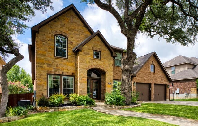 rental at 8810  Woodland Bnd in San Antonio, TX — photo 2