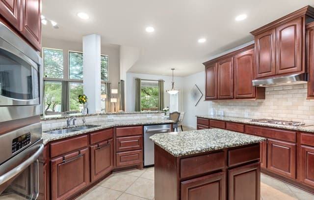 rental at 8810  Woodland Bnd in San Antonio, TX — photo 3
