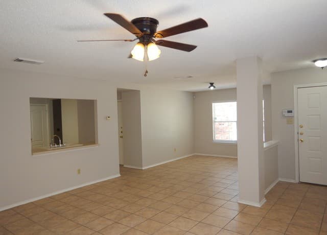 rental at 9854  Alexa Place in San Antonio, TX — photo 2