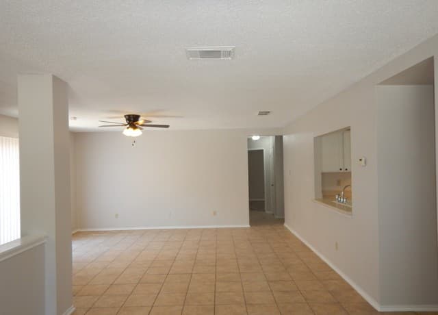 rental at 9854  Alexa Place in San Antonio, TX — photo 4