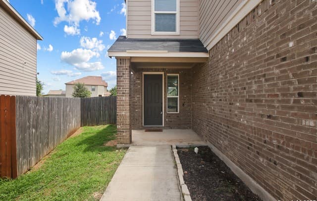 rental at 6811  Beltran Pass in San Antonio, TX — photo 4