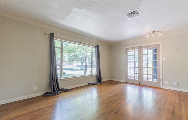 rental at 352  Tuttle Rd in Terrell Hills, TX — photo 5