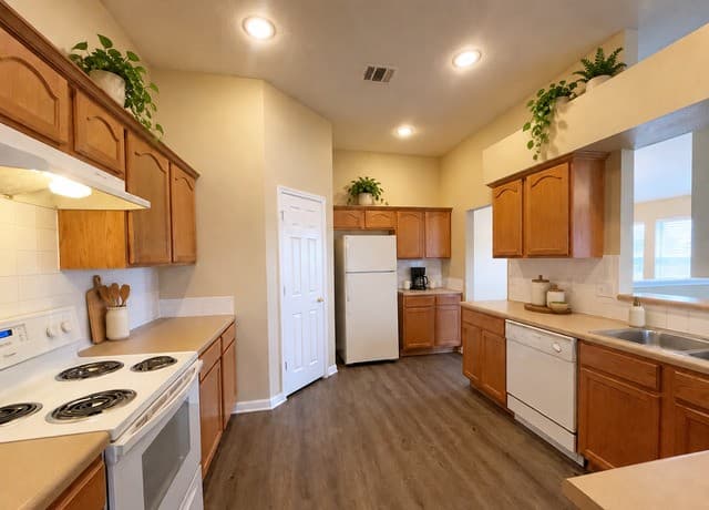 rental at 4803  Orchid Star in San Antonio, TX — photo 4