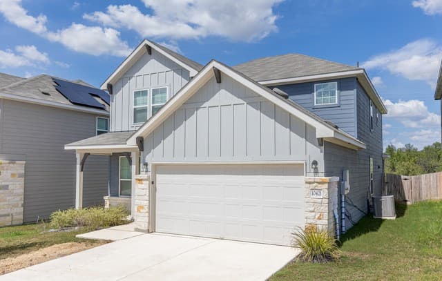 rental at 10421  Cypress Spgs in San Antonio, TX — photo 2