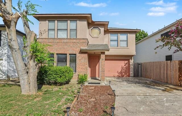 rental at 34  Weathering Crk in San Antonio, TX — photo 1
