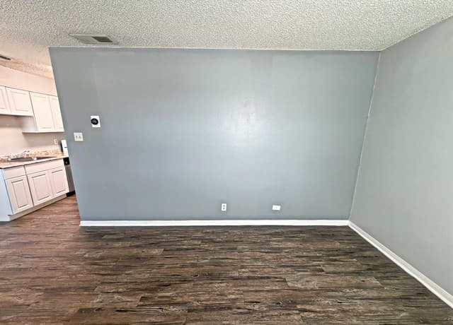 rental at 305  Haeckerville Rd in Cibolo, TX — photo 3