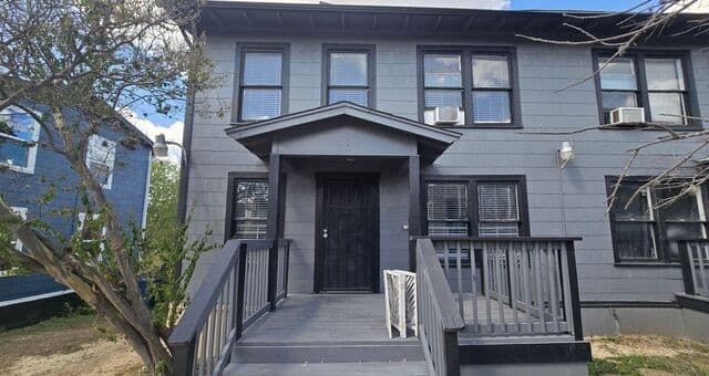 rental at 407  Natalen Ave in San Antonio, TX — photo 1