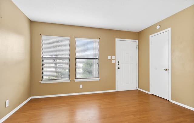 rental at 9926  Trendwood in San Antonio, TX — photo 2