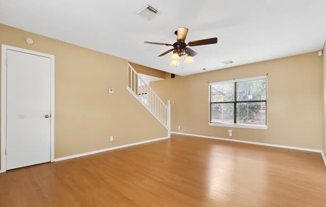 rental at 9926  Trendwood in San Antonio, TX — photo 4