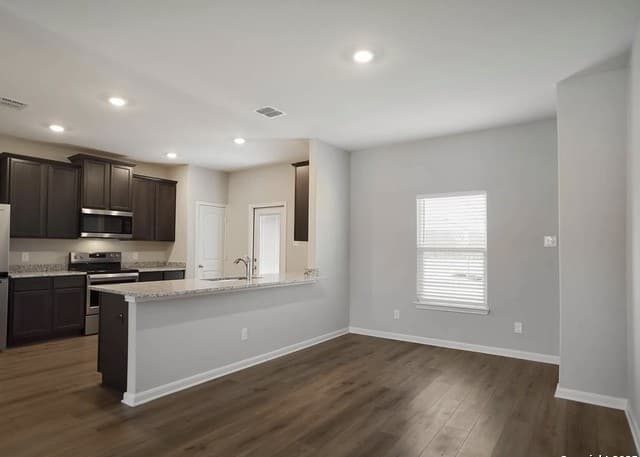 rental at 9331  Aniston Blf in Converse, TX — photo 4