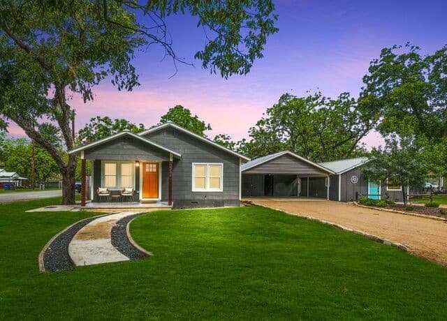 rental at 2288  Gruene Rd in New Braunfels, TX — photo 1
