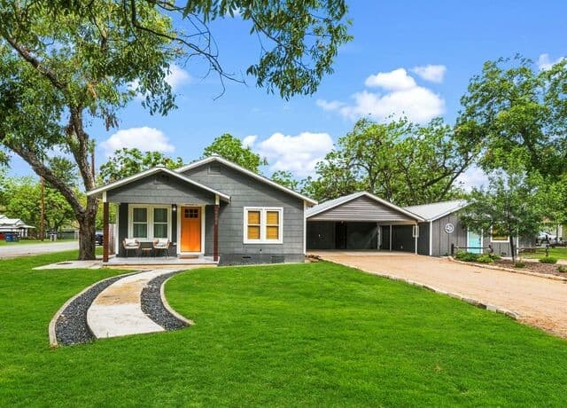 rental at 2288  Gruene Rd in New Braunfels, TX — photo 2
