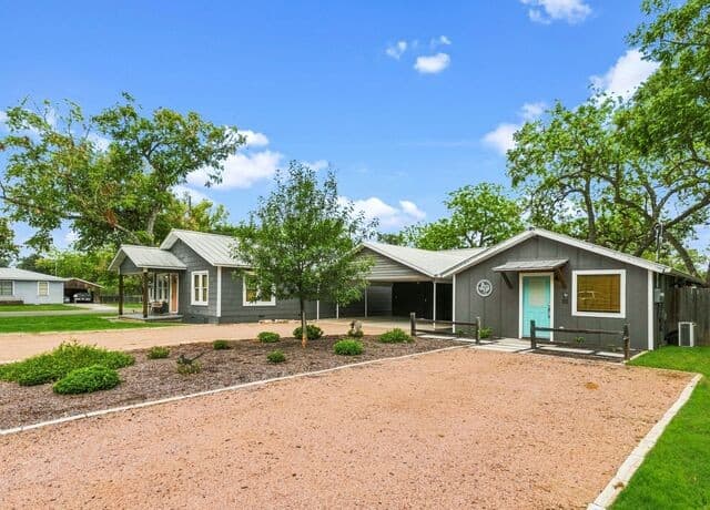rental at 2288  Gruene Rd in New Braunfels, TX — photo 4