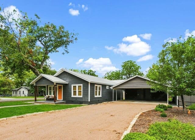 rental at 2288  Gruene Rd in New Braunfels, TX — photo 5