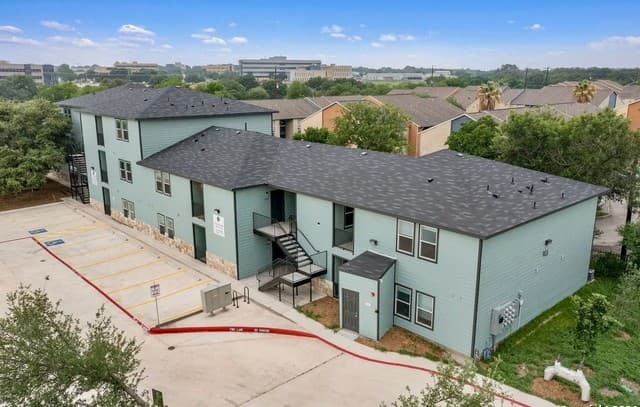 rental at 903  Canterbury Unit 1205 in San Antonio, TX — photo 2