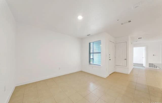 rental at 903  Canterbury Unit 1205 in San Antonio, TX — photo 4